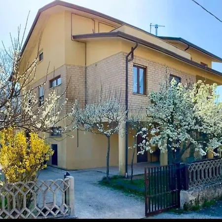 Lägenhet Gubbio-gualdo Tadino Incantevole Mansarda Con Terrazza