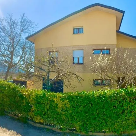 Gubbio-gualdo Tadino Incantevole Mansarda Con Terrazza Lejlighed Gualdo Tadino